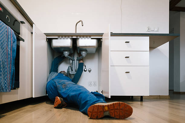 Professional Leak Detection technician working in Sunset, LA